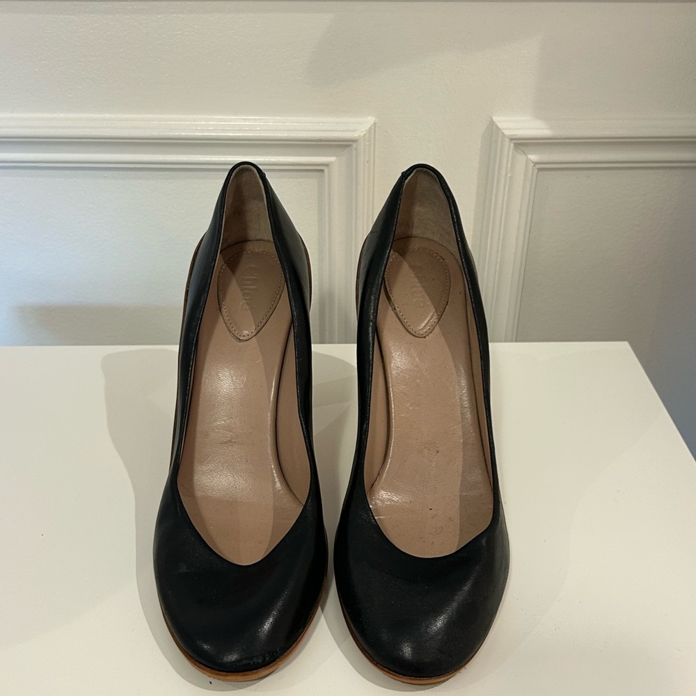 Chloe Black and Tan Leather Heels - Picture 2 of 4